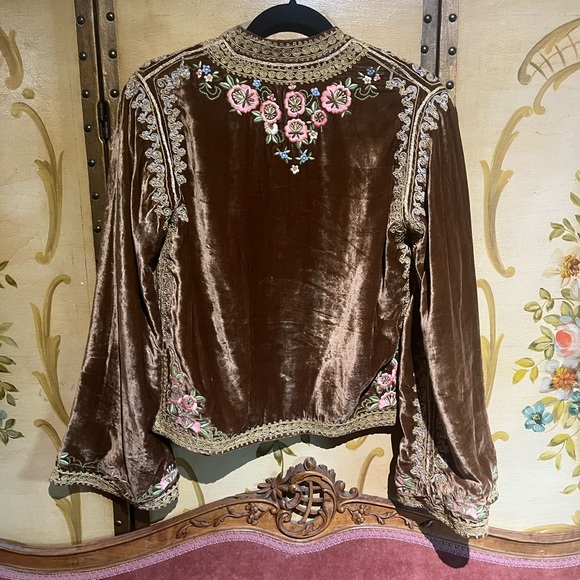 SOLD💫Chasing Unicorns Dark Horse Embroidered Jacket in Toffee - Picture 4 of 5